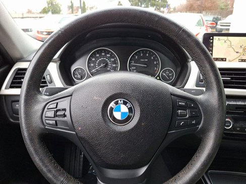 Used 2018 BMW 320i xDrive Sedan w/ Convenience Package image 22