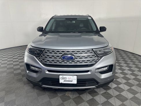 Used 2023 Ford Explorer Limited image 2