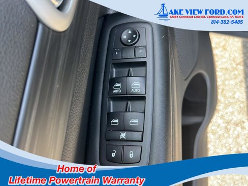 Used 2020 Jeep Grand Cherokee Laredo image 15