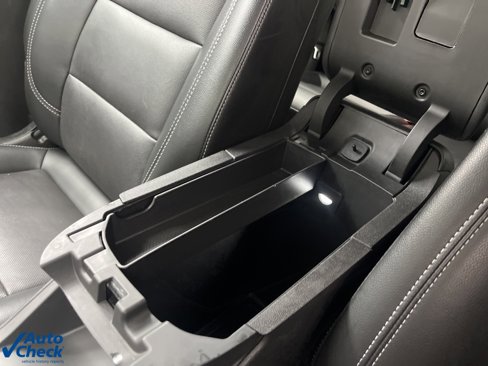 Used 2023 GMC Terrain SLT w/ Elevation Edition image 28