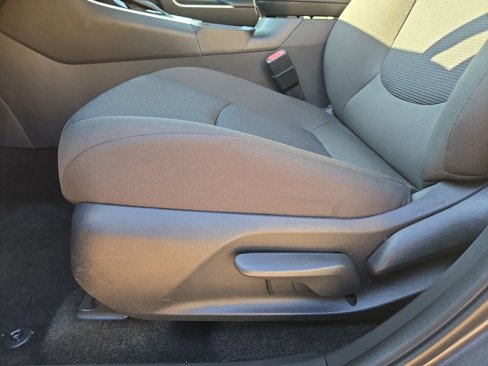 Used 2025 Toyota RAV4 LE image 17