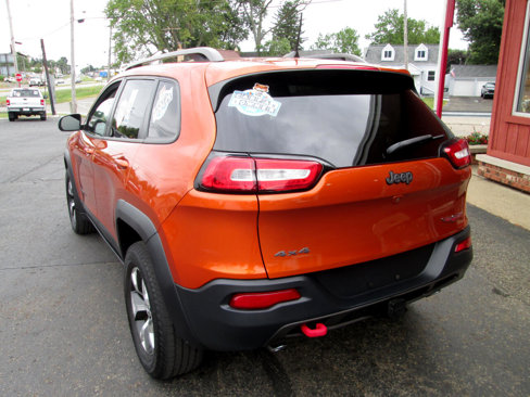 Used 2016 Jeep Cherokee Trailhawk w/ Comfort/Convenience Group image 12