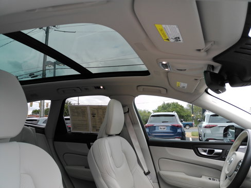 Used 2021 Volvo XC60 T8 Inscription w/ Advanced Package image 27