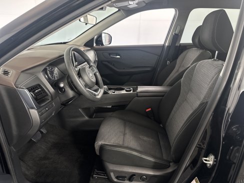 Used 2021 Nissan Rogue SV image 6