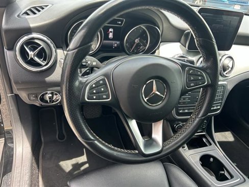 Used 2017 Mercedes-Benz GLA 250 4MATIC image 9