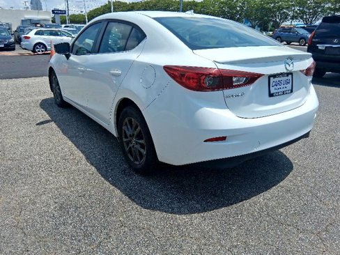 Used 2015 MAZDA MAZDA3 i Touring w/ Technology Package image 6