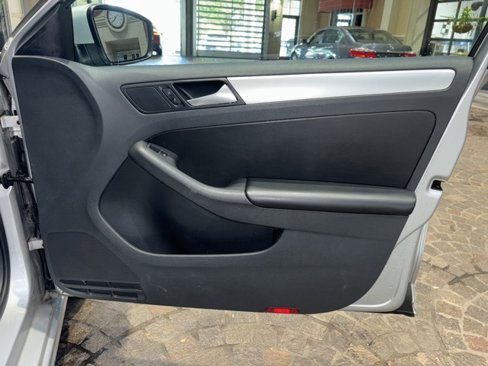 Used 2014 Volkswagen Jetta SE image 21