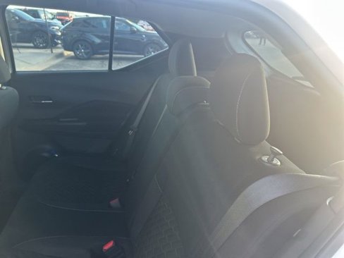 Used 2022 Nissan Kicks SV image 7