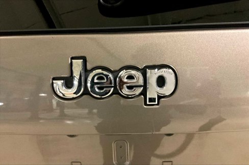 Used 2019 Jeep Cherokee Overland w/ Heavy Duty Protection Group image 31