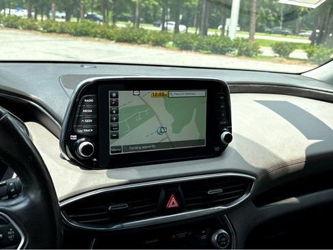 Used 2020 Hyundai Santa Fe Limited image 9