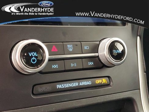 Used 2023 Ford Edge SEL image 28