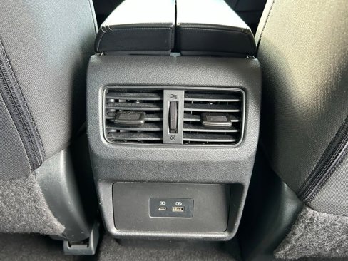 Used 2023 Nissan Rogue SV image 33