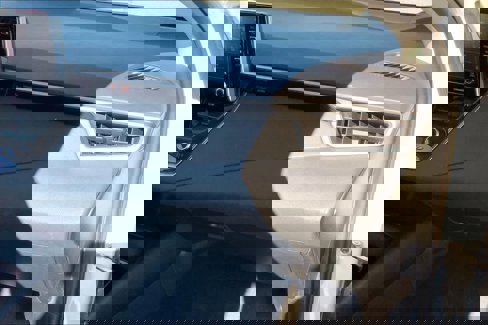 Used 2021 Toyota Corolla LE image 16