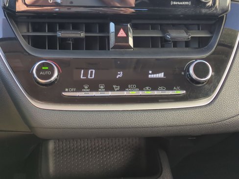Used 2022 Toyota Corolla LE image 23