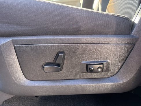 Used 2010 Dodge Ram 2500 Truck SLT w/ Big Horn Regional Pkg image 15