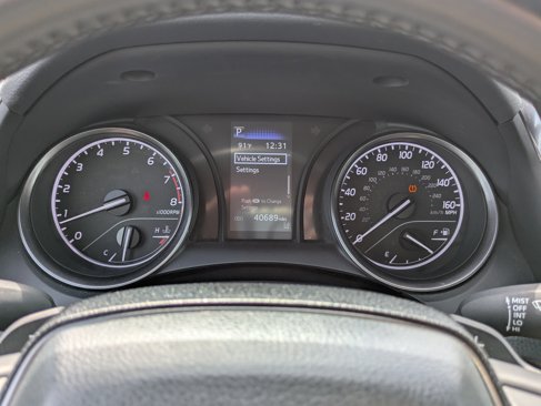 Used 2024 Toyota Camry SE image 19