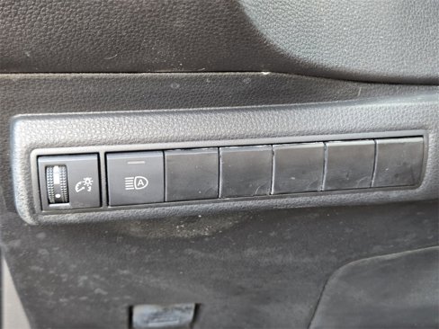 Used 2024 Toyota Corolla LE image 29