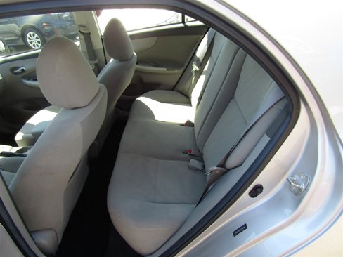 Used 2010 Toyota Corolla image 17