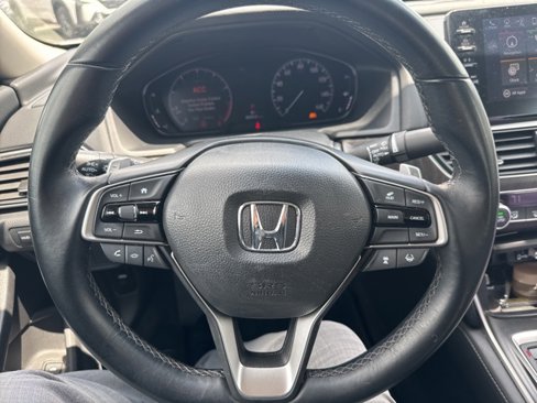 Used 2020 Honda Accord Touring image 5