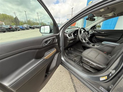 Used 2021 GMC Acadia SLE w/ Driver Convenience Package image 11