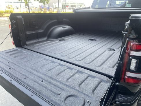 Used 2020 RAM 3500 Laramie image 15