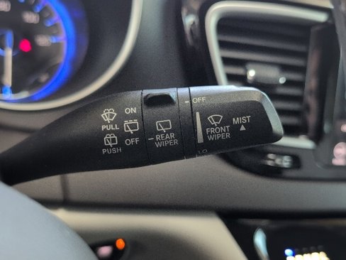 Used 2020 Chrysler Pacifica Touring-L Plus image 38