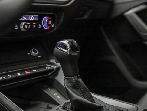 New 2025 Audi Q3 2.0T Premium image 24