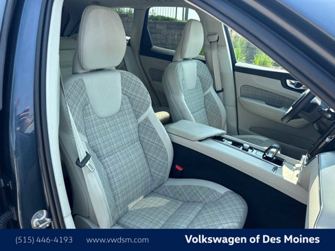 Used 2022 Volvo XC60 B5 Momentum image 14
