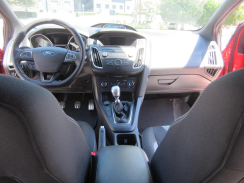 Used 2018 Ford Focus ST image 18