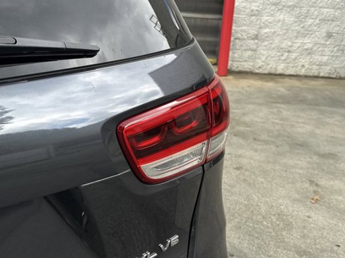Used 2017 Kia Sorento SX image 22