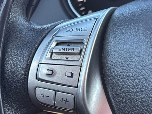 Used 2016 Nissan Rogue SV w/ SV Premium Package image 37