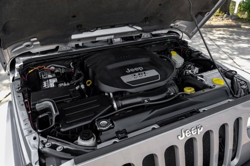 Used 2013 Jeep Wrangler Sahara w/ Dual Top Group image 38