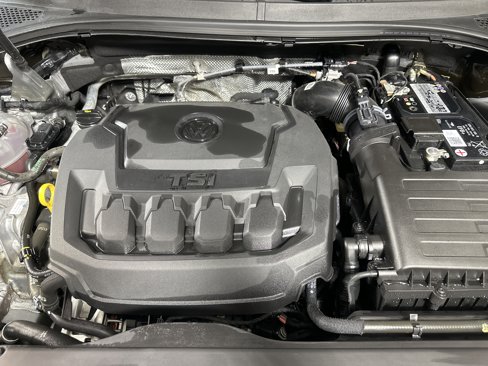 Used 2022 Volkswagen Tiguan SE R-Line image 25