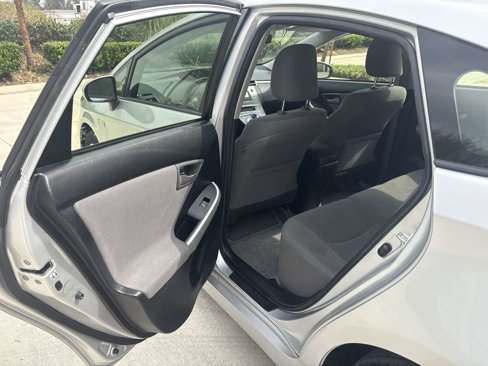 Used 2014 Toyota Prius Plug-In Hybrid image 11