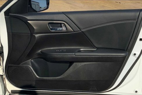 Used 2017 Honda Accord Sport image 22