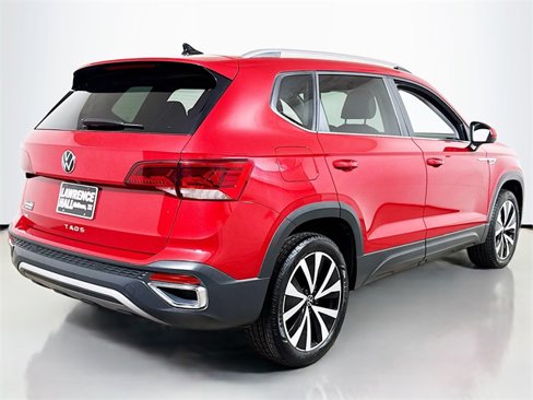 Used 2023 Volkswagen Taos SE image 4