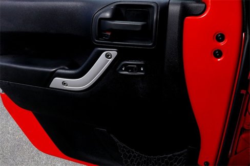 Used 2016 Jeep Wrangler Unlimited Sahara w/ Connectivity Group image 21