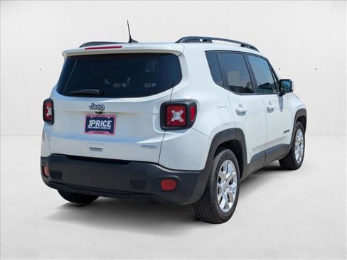 Used 2018 Jeep Renegade Latitude w/ Cold Weather Group image 5