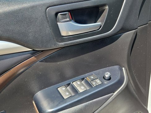 Used 2018 Toyota Highlander XLE image 20