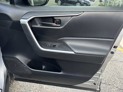 Used 2023 Toyota RAV4 LE image 11