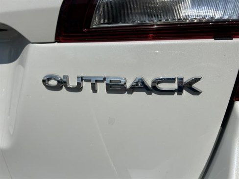 Used 2018 Subaru Outback 2.5i Premium image 38