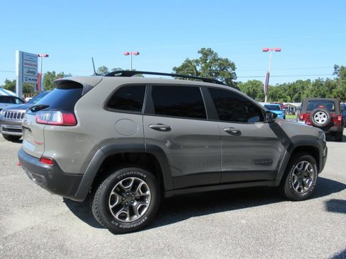 Used 2022 Jeep Cherokee Trailhawk w/ Premium Leather Package image 6