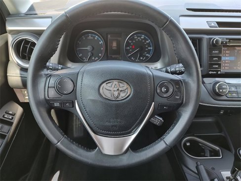 Used 2018 Toyota RAV4 XLE image 14