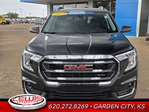Used 2023 GMC Terrain AT4 image 4