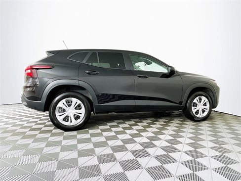 Certified 2025 Chevrolet Trax LS image 10