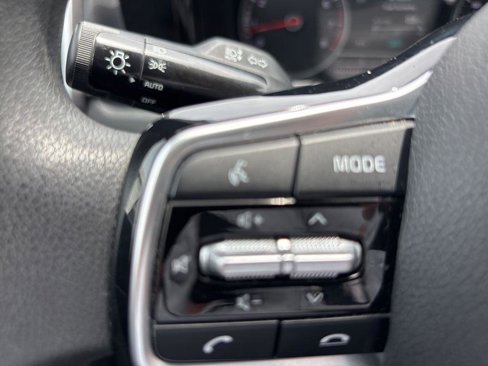 Used 2023 Kia Sorento LX image 28