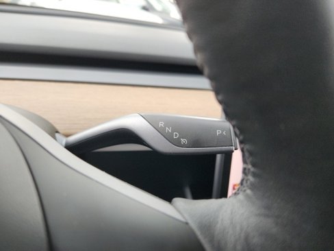 Used 2020 Tesla Model Y Long Range image 36
