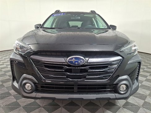 Used 2023 Subaru Outback Premium image 5
