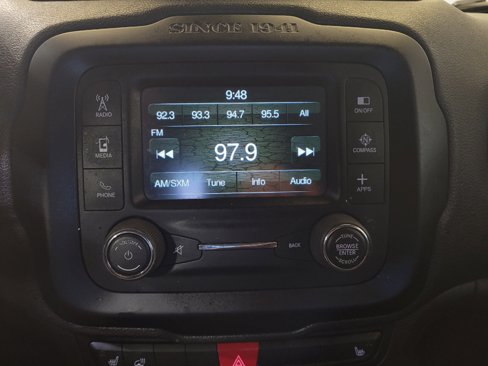 Used 2016 Jeep Renegade Limited image 25