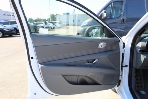 New 2025 Hyundai Elantra Sport image 8